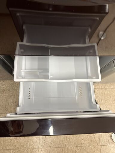 冷蔵庫探すなら「リサイクルR」❕ 冷蔵庫・洗濯機大量入荷❕ あなたの欲しいが見つかる「リサイクルＲ」❕自動製氷付き❕　3ドア冷蔵庫❕ 幅54㎝のスリム設計❕ ゲート付き軽トラ”無料貸出❕購入後取り置きにも対応 ❕即日配送❕ R1759