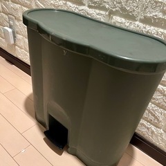 新生活にも☆オシャレで便利なゴミ箱です(^^)