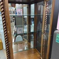 重厚感がある　飾り棚　しっかりとしてます