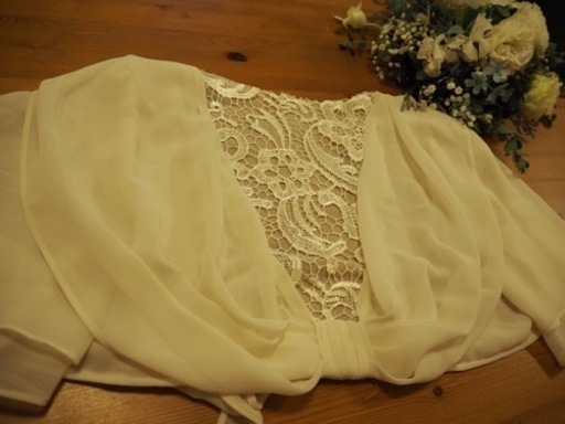 パーティに バックショットがかわいいボレロ オフホワイト サイズ38 Ttkr 瑞穂のドレスの中古 古着あげます 譲ります ジモティーで不用品の処分