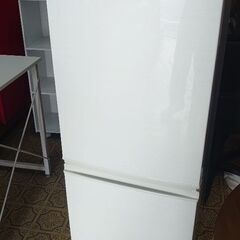 『簡単に運べる😃１３７リットル』シャープノンフロン冷凍冷蔵庫　形...
