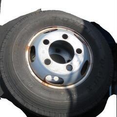 値下げしました。トラック2トンクラスのタイヤホイール6本セット