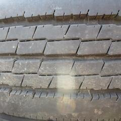 値下げしました。トラック2トンクラスのタイヤホイール6本セット