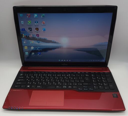 富士通ノートパソコン i3（中古）4GBメモリ、SSD240GB, 15.6画面