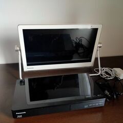 HDDレコーダー付ポータブルTV UN-15TD7-W