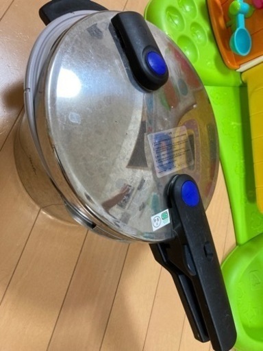 【購入者様決定】フィスラー　圧力鍋　4.5L