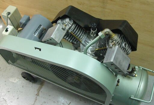 整備済 岩田 コンプレッサー 三相200V 50Hz 2馬力 整備済 岩田 コンプレッサー 三相200V 50Hz 2馬力