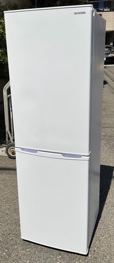 【RKGRE-860】特価！アイリスオーヤマ/162L 2ドア冷凍冷蔵庫/KRD162-W/中古品/2021年製/当社より近隣無料配達！