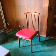 レトロ　赤椅子