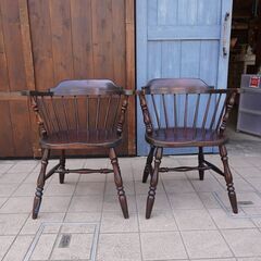 松本民芸家具の定番のダイニングチェアー【＃91型 キャプテンチェアー】2脚セットです。ミズメザクラ無垢材を使用したクラシカルなウィンザーチェアーは上品で洗練された印象にしてくれます♪CC315