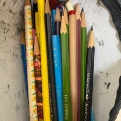 鉛筆&色鉛筆　約40本