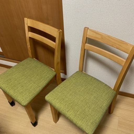 Franc franc(フランフラン)のオシャレな木製のダイニングチェアーです！