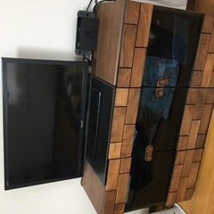 テレビとテレビボード