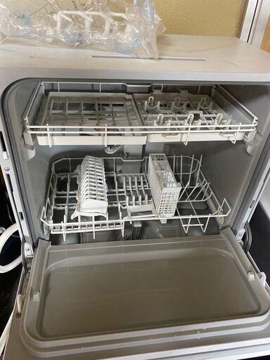 【2020年製】　Panasonic 電気食器洗い乾燥機 食洗機 乾燥機 食器洗い機 卓上型 NP-TAE7-W