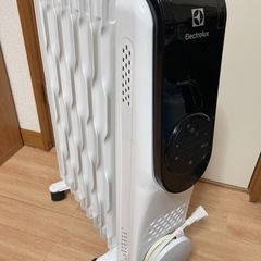 ほぼ未使用】郵送可Electrolux オイルヒーター