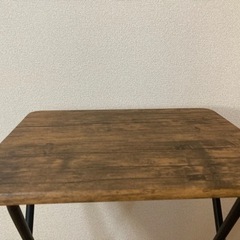 サイドテーブル