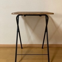 サイドテーブル