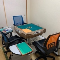 雀卓(アモスモンスター) イス3脚そで机4つ