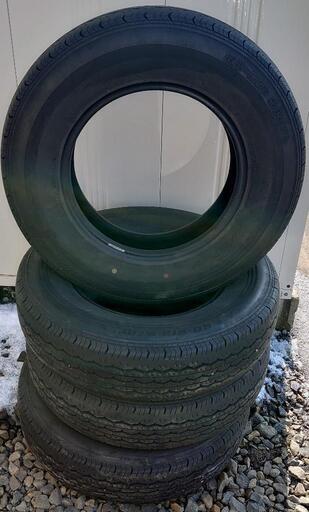 物置保管17年ﾊﾞﾘ山195/80R15LT ﾊｲｴｰｽ ｷｬﾗﾊﾞﾝ等