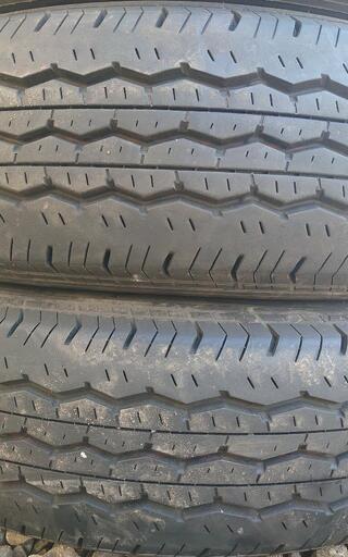 物置保管17年ﾊﾞﾘ山195/80R15LT ﾊｲｴｰｽ ｷｬﾗﾊﾞﾝ等