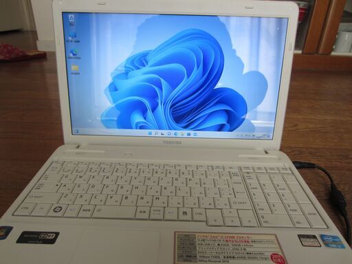 Win 11搭載15.6型ノートPC　東芝　Dynabook B351/23D