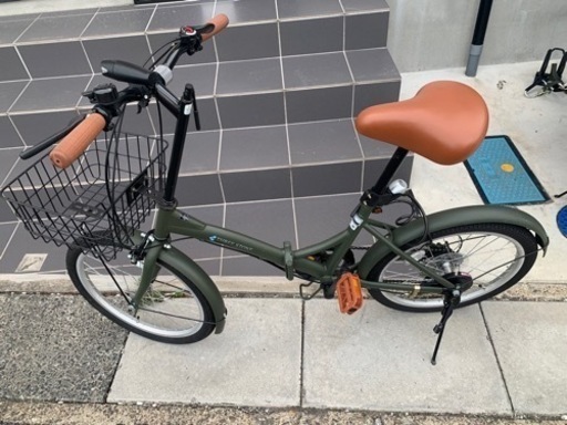 【期間限定お値引き‼️】折り畳み自転車 20インチ 6段変速 カゴ付き(カーキ)