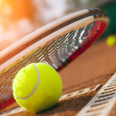 硬式テニス、平日のお昼夕方のんびり