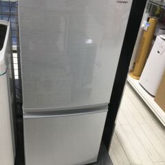 中古の冷蔵庫　SHARP　SJ-D14F-S　2020年製です。