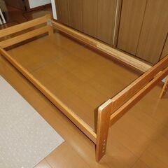 組立式シングルベッド　/　200cm×100cm