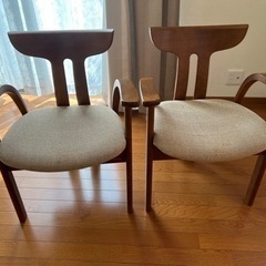 椅子一つ1500円×2