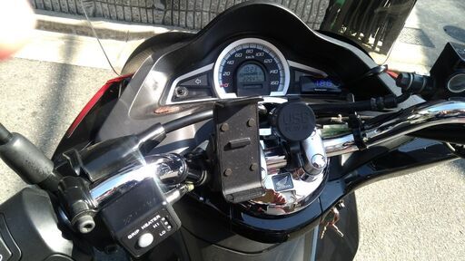 PCX150(KF18)限定色（赤黒ツートン）