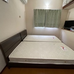 【ネット決済】シングルベッド（マット、フレーム付）×2