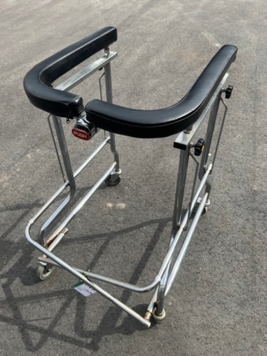補助歩行器、リハビリ