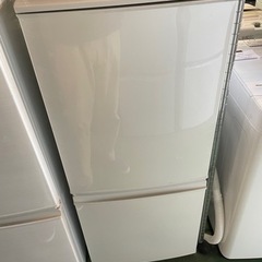 【ネット決済・配送可】2016年製　SHARP 137L 冷凍冷蔵庫　