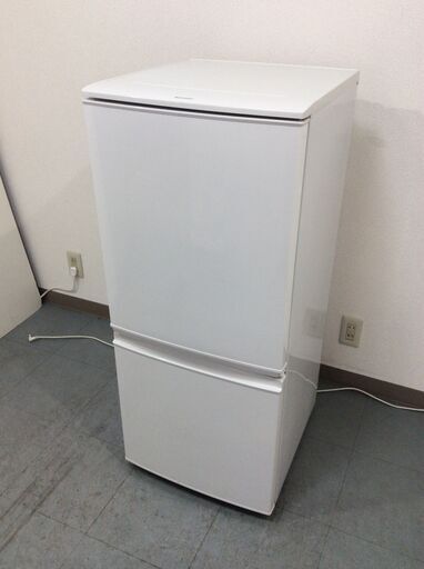 （5/6受渡済）YJT3578【SHARP/シャープ 2ドア冷蔵庫】美品 2016年製 SJ-D14B-W 家電 キッチン 冷蔵冷凍庫 137L 右開き