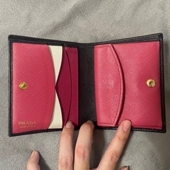 PRADA 二つ折り財布　SAFFIANO MULTIC サフィアーノ
