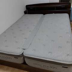 クイーンサイズ ベッド(マットレス、収納付き)
