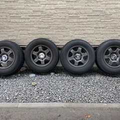 ハイエース夏タイヤ　195/80-15