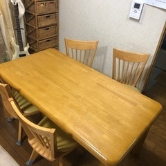 ダイニングセット5点 回転椅子です。