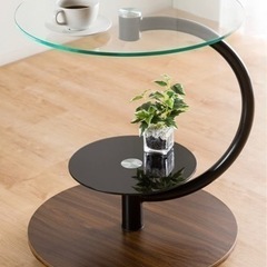 3つの円卓が重なる高級感サイドテーブル 目を引くお洒落デザイン