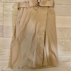 gu ベージュのタイトスカート