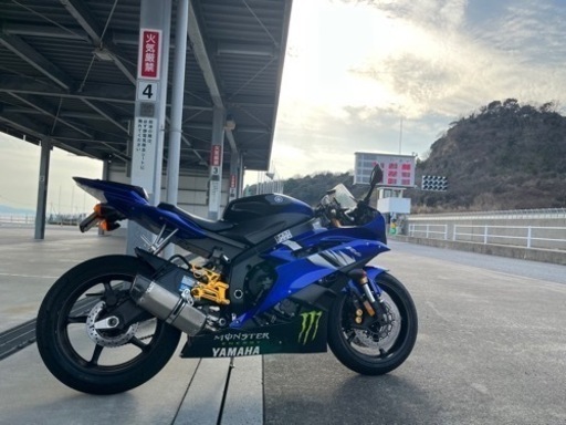 YZF-R6 ヤマハ　R6 YZF  YAMAHA 低走行　1万キロ　65万 残り車検約1年