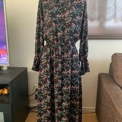 『新品』GU  花柄ロングワンピース