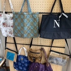 バック45個と高級食器65個で10000円