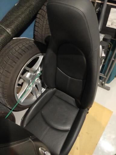 ポルシェ911（997後期）純正シート（ヒートシーター）2脚　破れあり