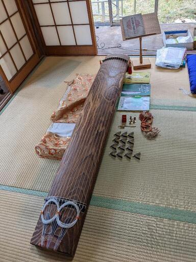 【取引中です】美品 琴 13弦
