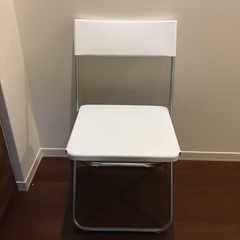 IKEA ホワイト折りたたみ椅子2脚セット！パイプ
