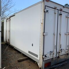 福岡発 4t冷蔵冷凍コンテナ両側横スライドドア付 その他多数コンテナ