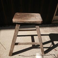 木製の椅子（解体まで）