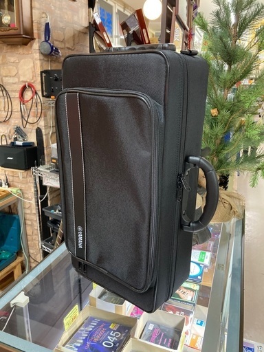 中国 広彩 粉彩色絵『窓絵美人鳥花図』 茶器セット(急須/湯呑み4個/皿